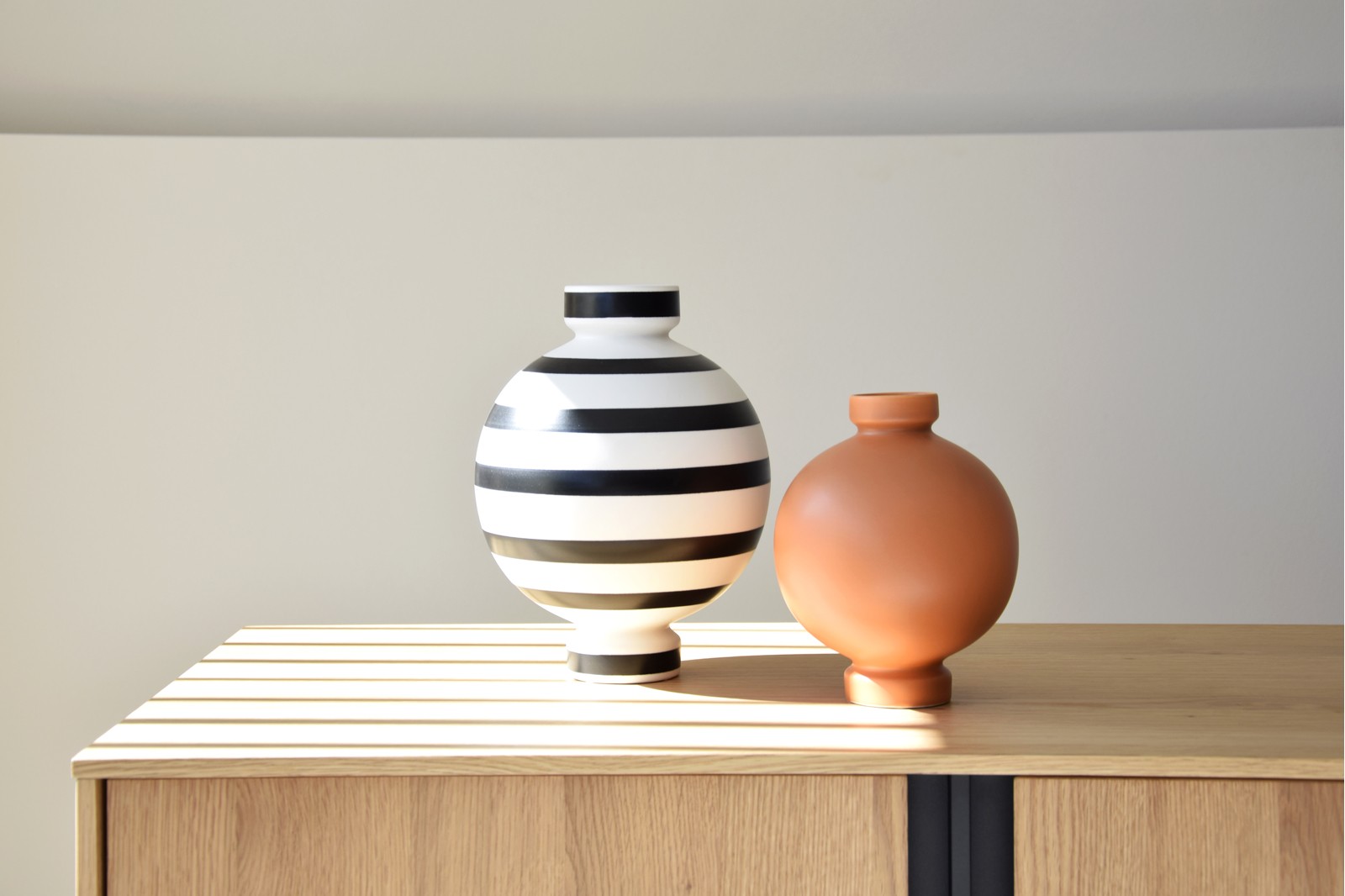 BALL COLLECTION: CERAMIC VASES