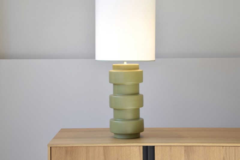 CERAMIC TABLE LAMP OLIVE W/SHADE