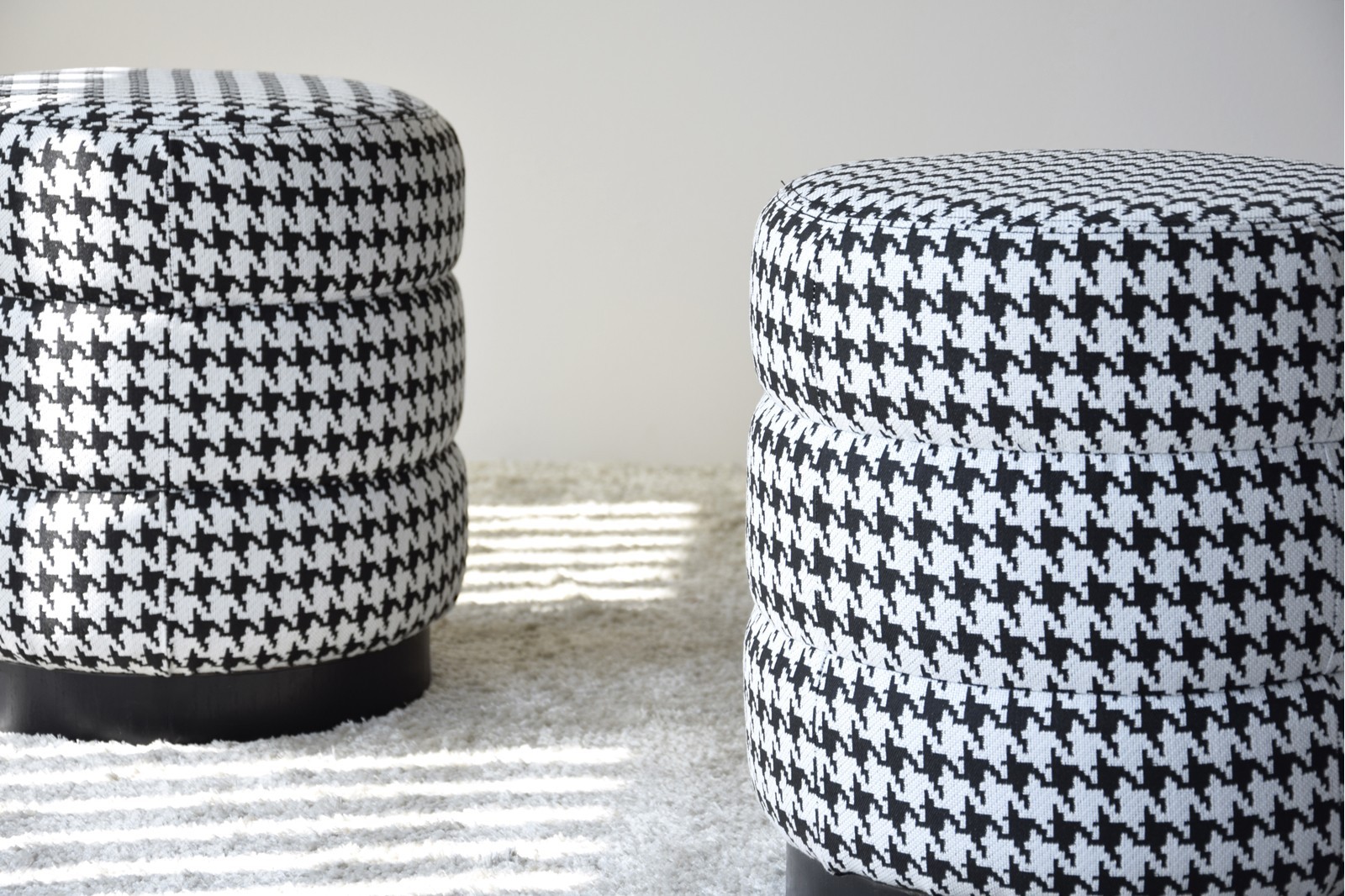 SET 2 STOOLS. HOUNDSTOOTH FABRIC.BLACK AND WHITE