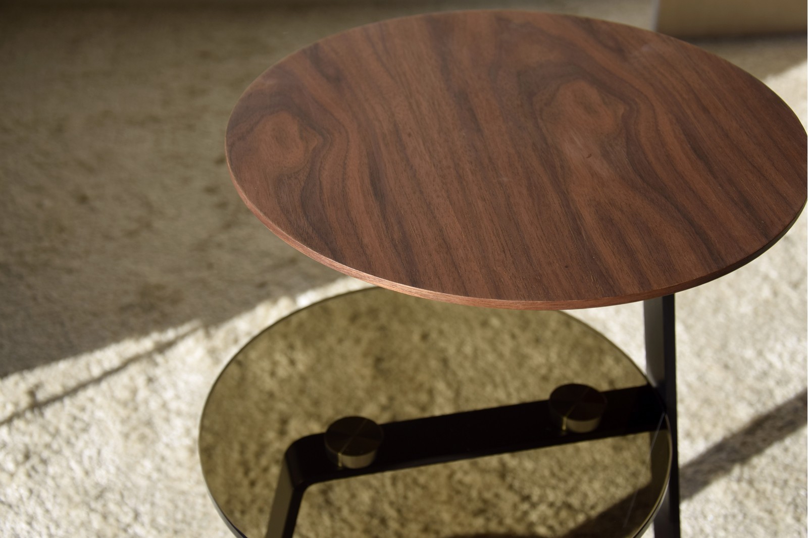 SIDE TABLE WALNUT TEMPERED GLASS AND METAL