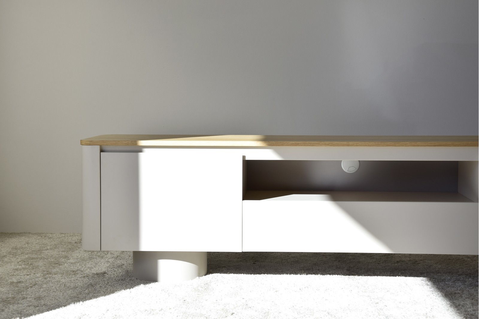MUEBLE TV COL.CILINDRO GRIS ARENA, ROBLE