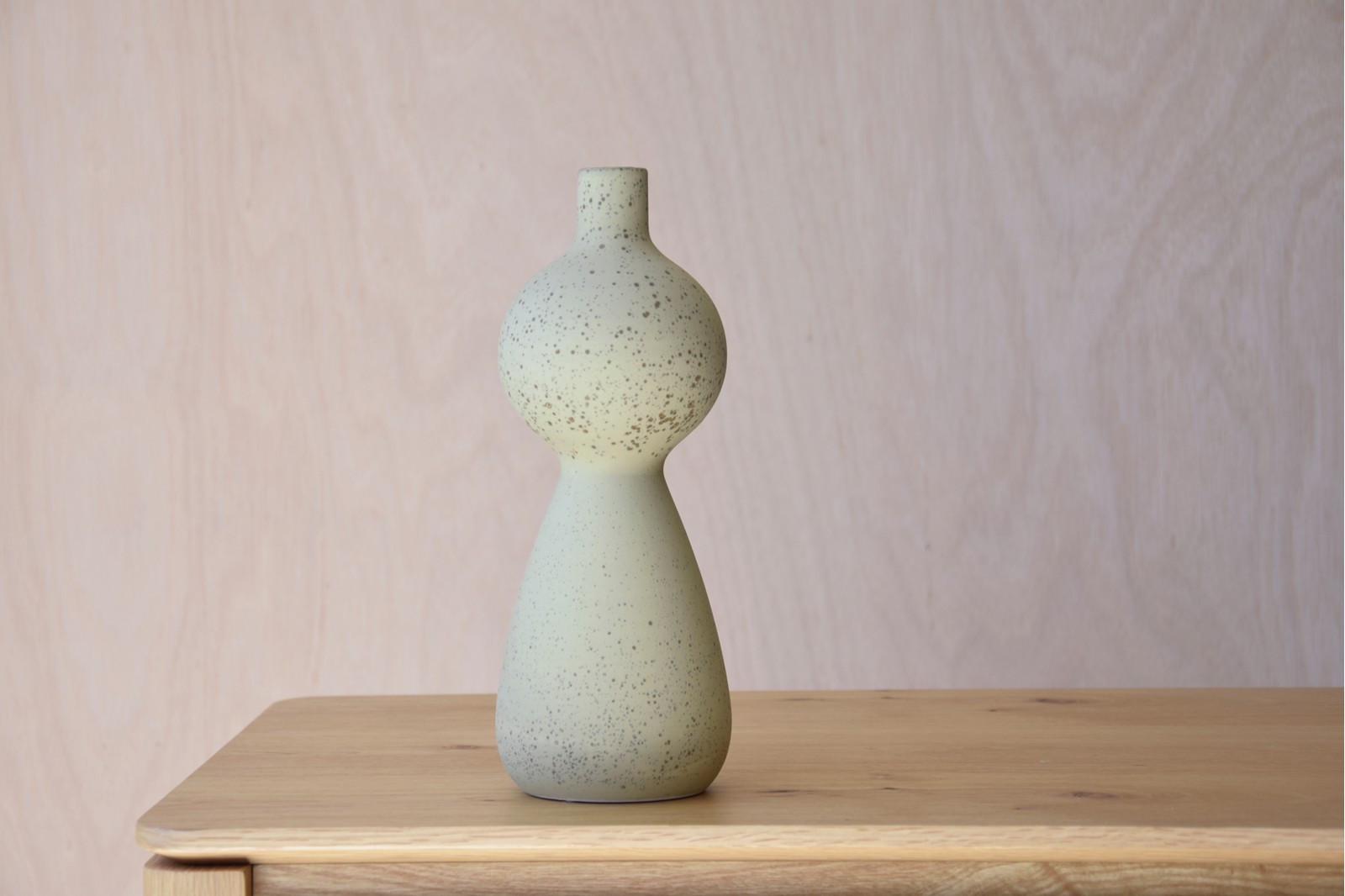 GREEN EARTH COLLECTION: CERAMIC VASES