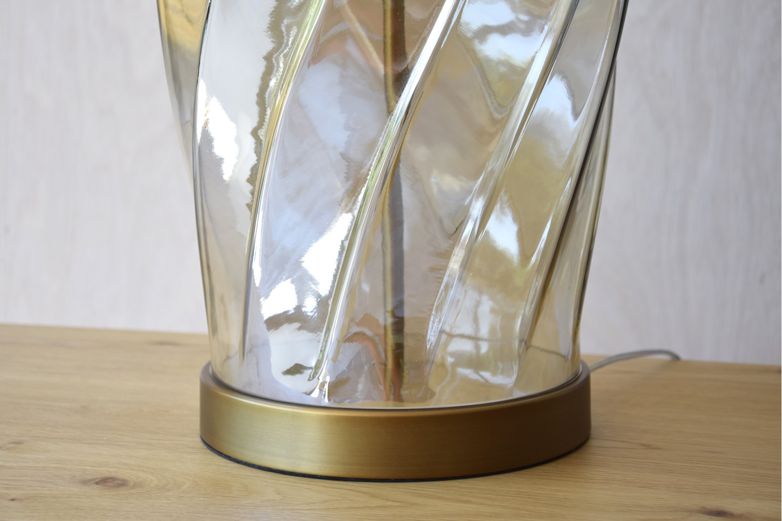 TWIST TABLE LAMP. AMBER GLASS