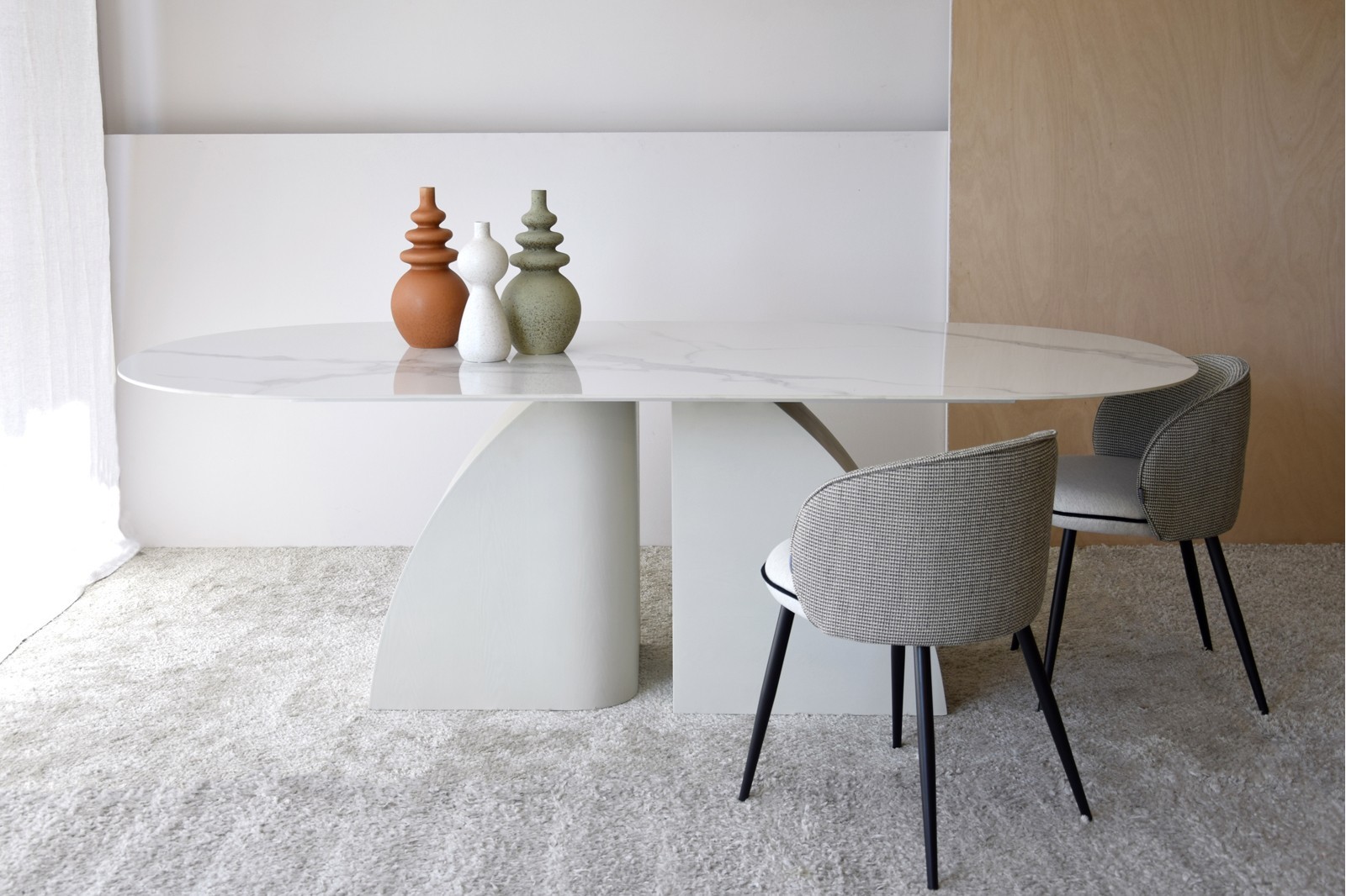 NORTH DINING TABLE. WHITE GREY