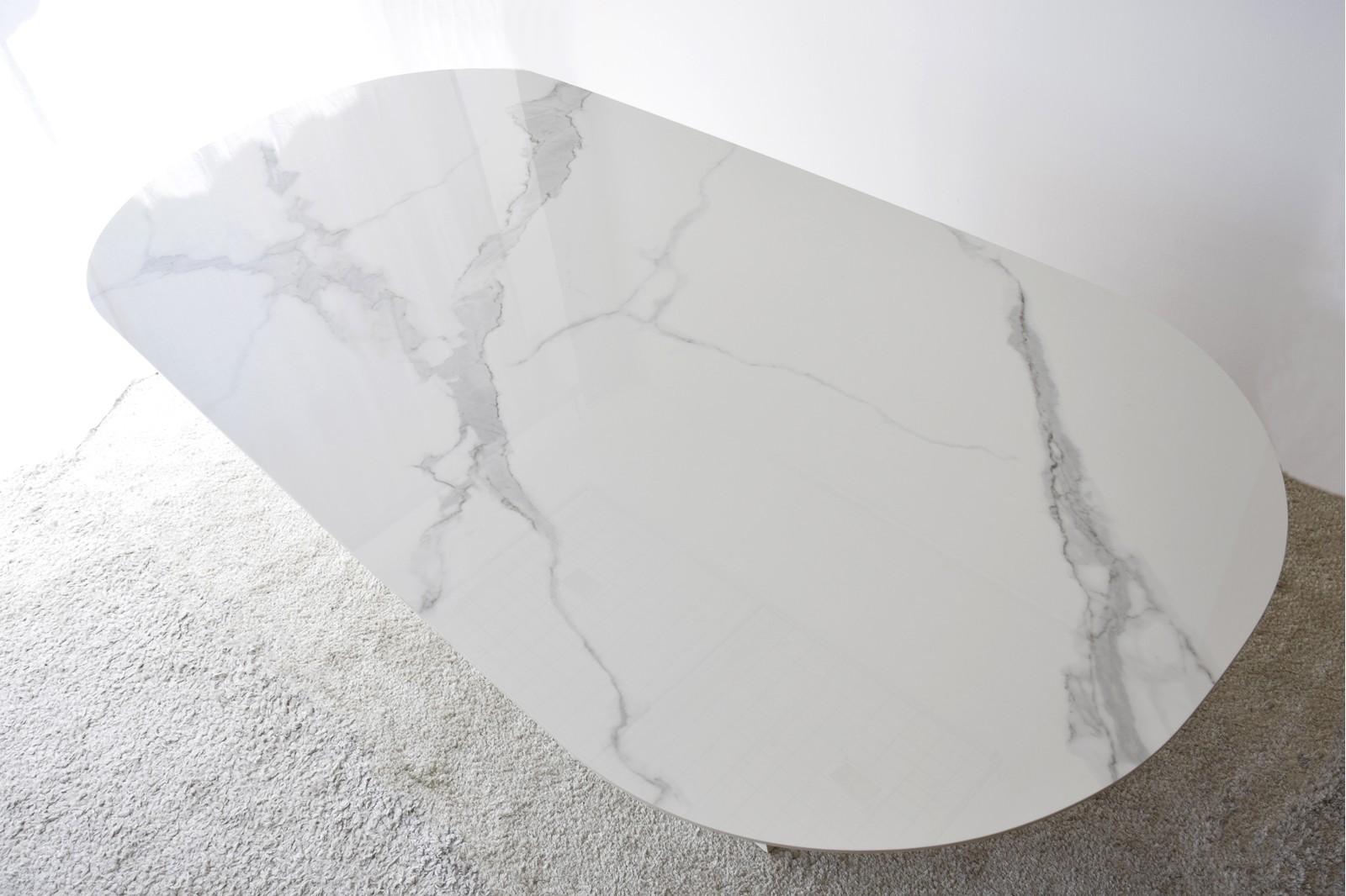 NORTH DINING TABLE. WHITE GREY