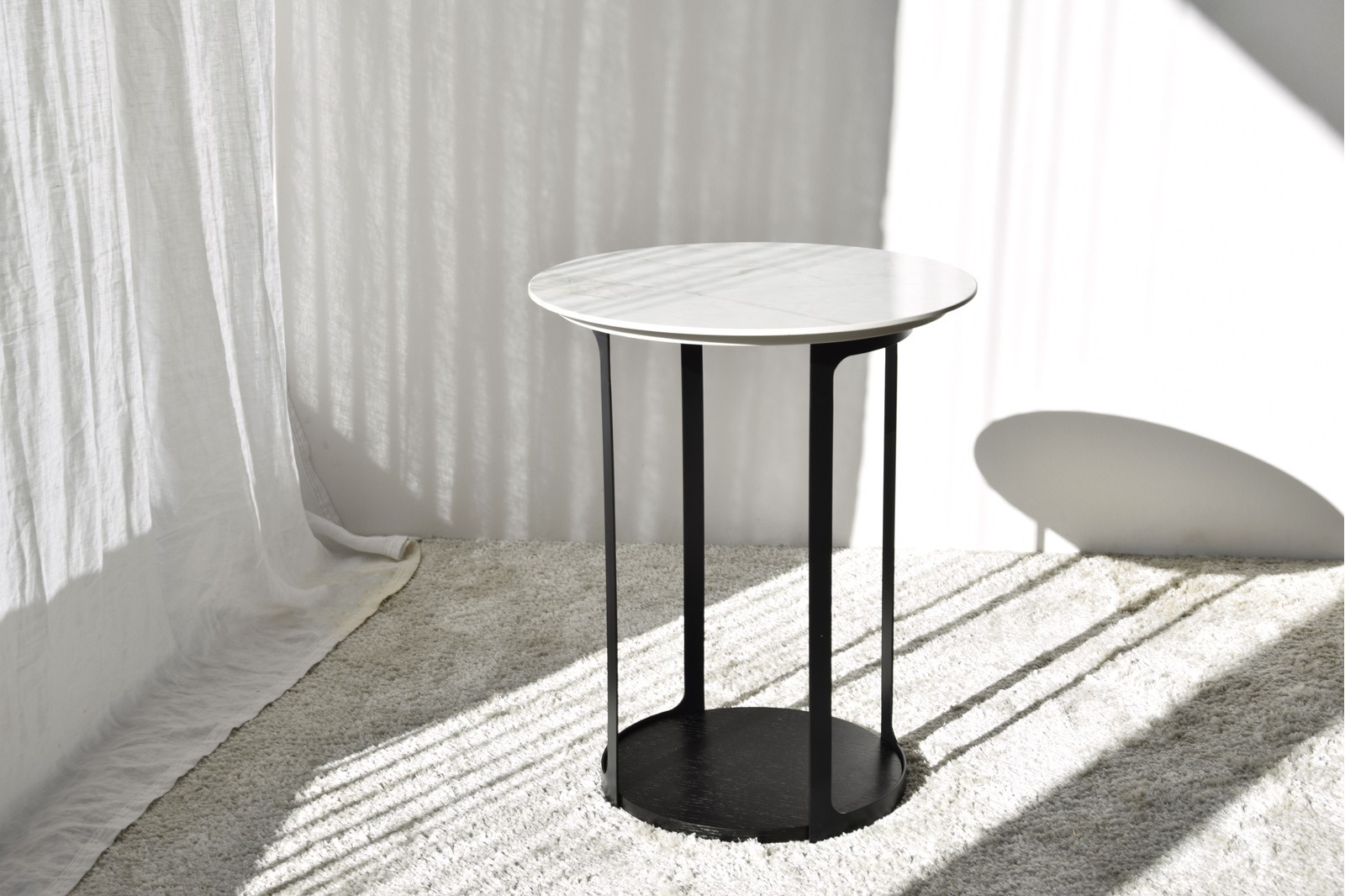 SIDE TABLE N.30.BLACK AND WHITE