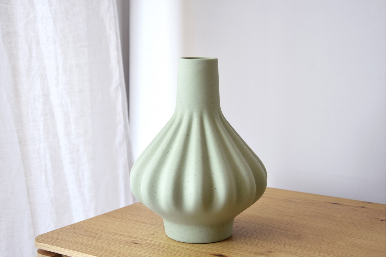 BELLOWS COLLECTION: TEXTURED CERAMIC VASES