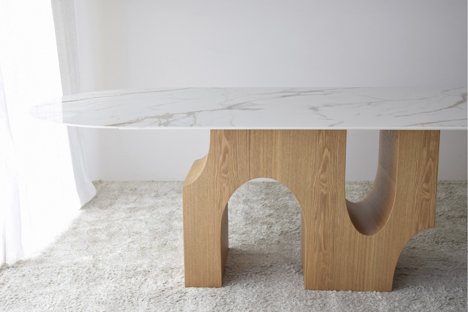 PETRA DINING TABLE. NATURAL WHITE OCHRE