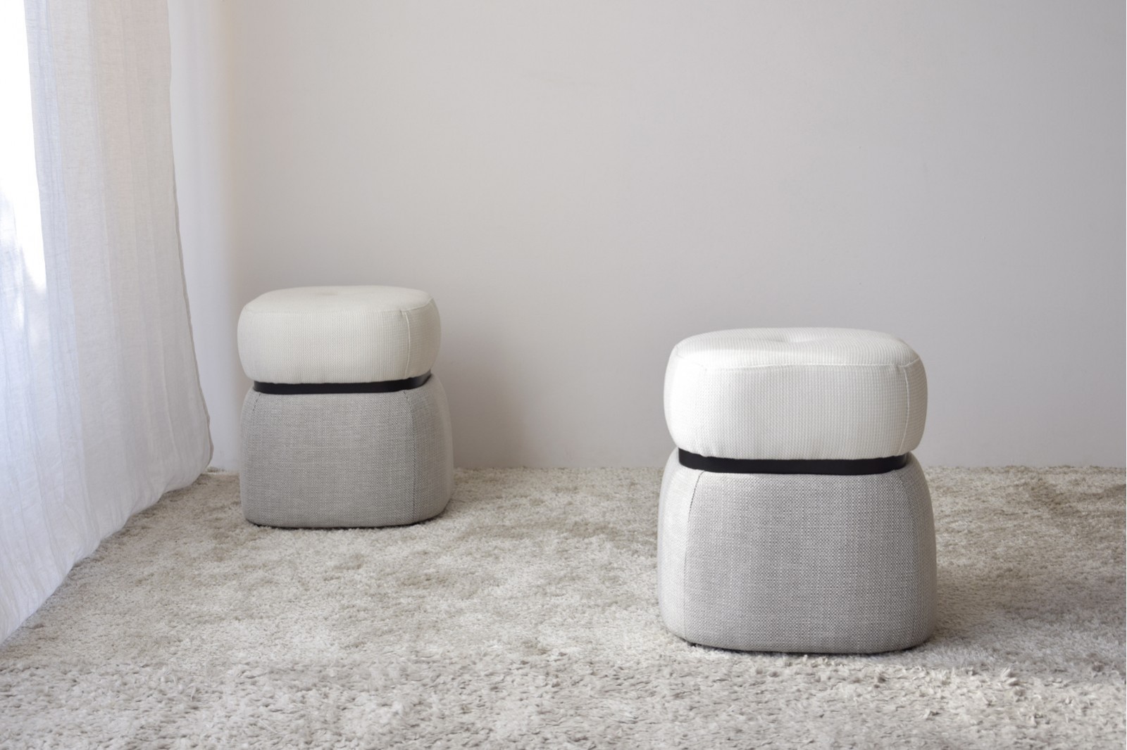 SET 2 SQUARE POUFS. IVORY AND GREY TONES