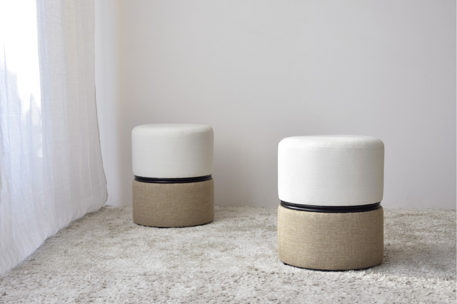 SET DE 2 POUFFES CYLINDRIQUES IVOIRE ET NATUREL