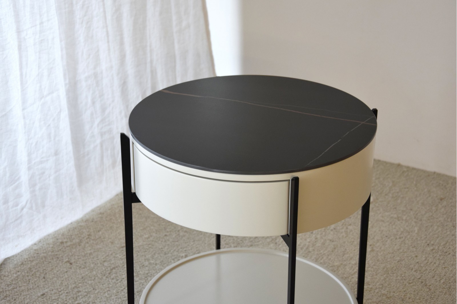 SIDE TABLE N.18. BLACK SINTERED STONE