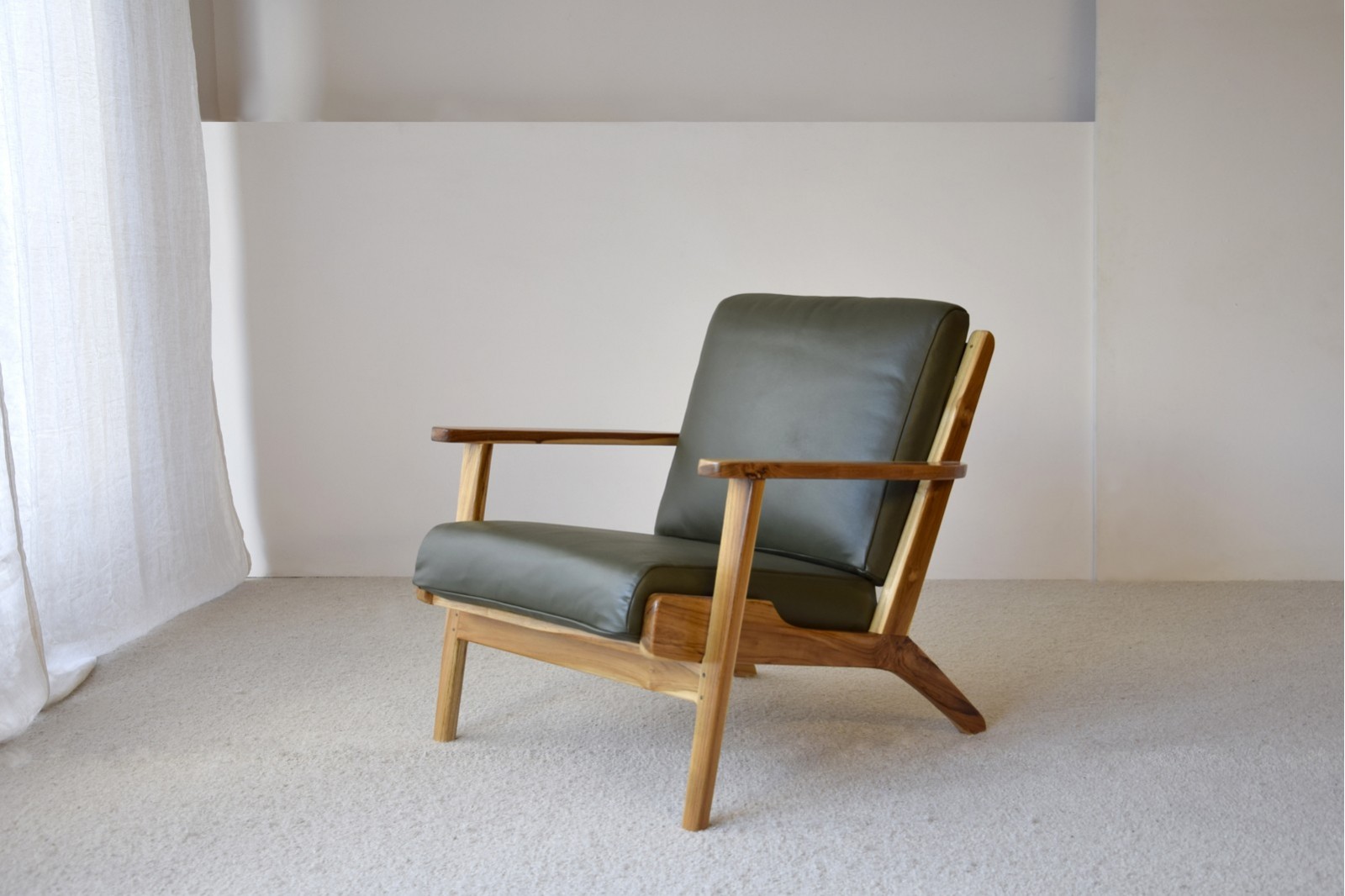 SWAN ARMCHAIR. OLIVE GREEN