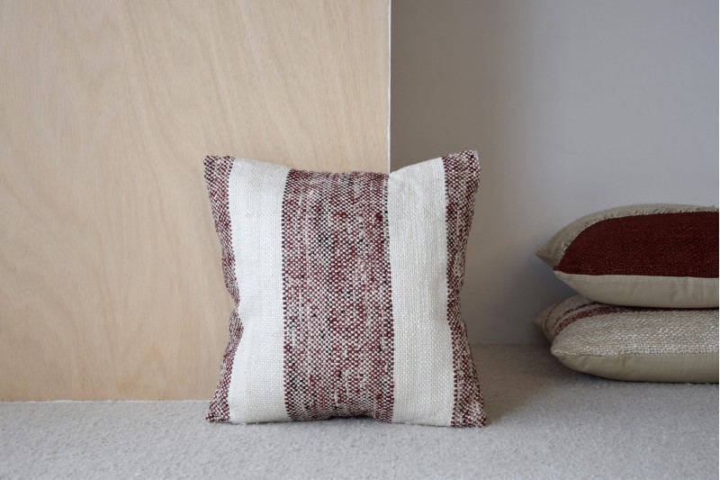 CUSHION  REDES N.1. DARK RED AND WHITE