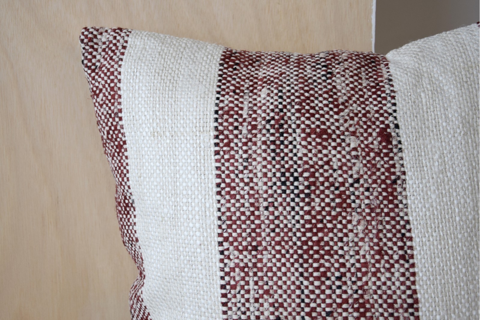 CUSHION  REDES N.1. DARK RED AND WHITE