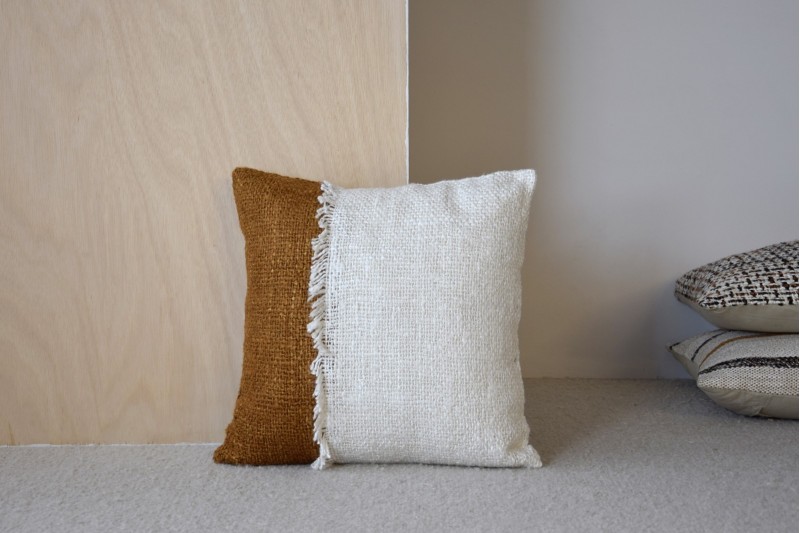 CUSHION LAZA N.1. WHITE AND DARK MUSTARD