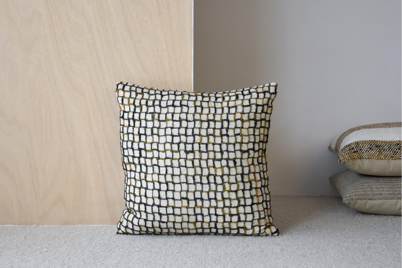 CUSHION LAZA N.4. OCHRES MUSTARD AND WHITE