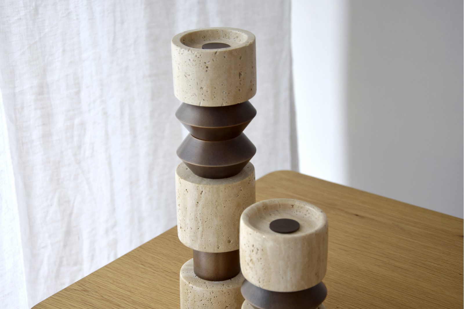 CANDLE HOLDER COLLECTION: TRABERTINO AND METAL