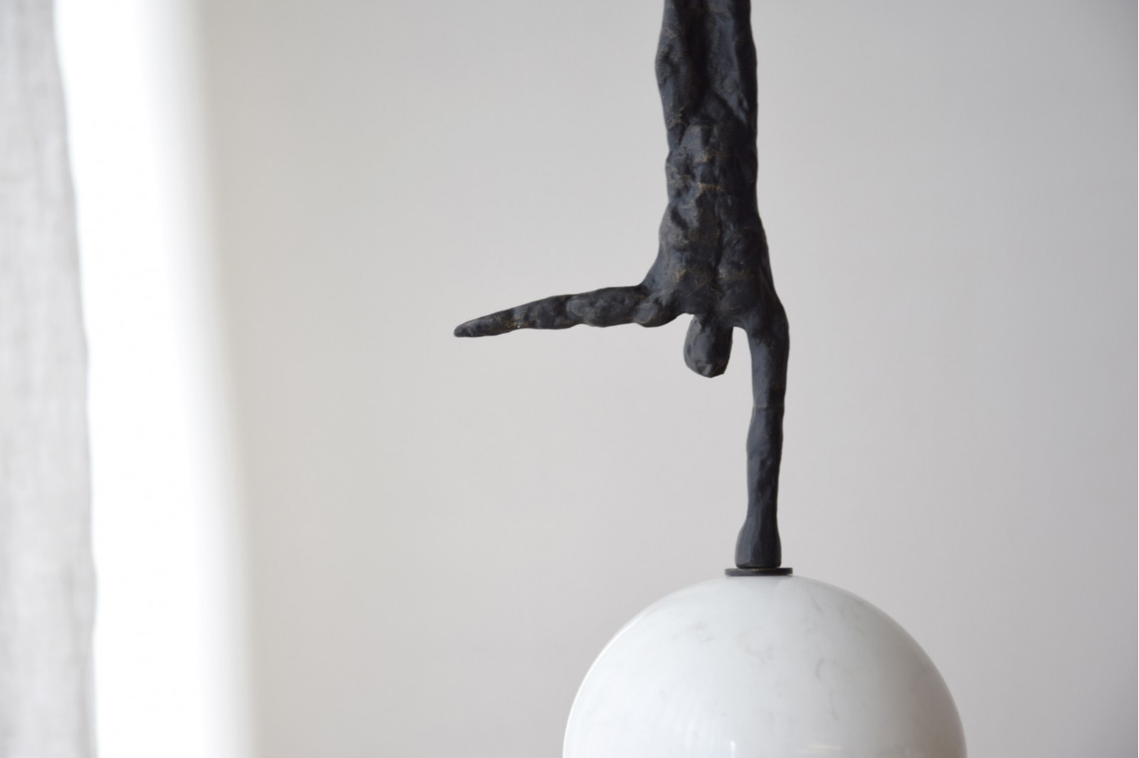 EQUILIBRIO N2. SCULPTURE. MÉTAL ET MARBRE