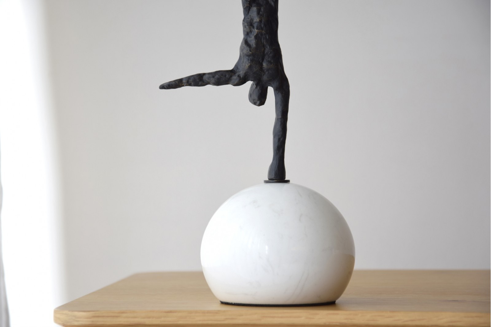 EQUILIBRIO N2. SCULPTURE. MÉTAL ET MARBRE