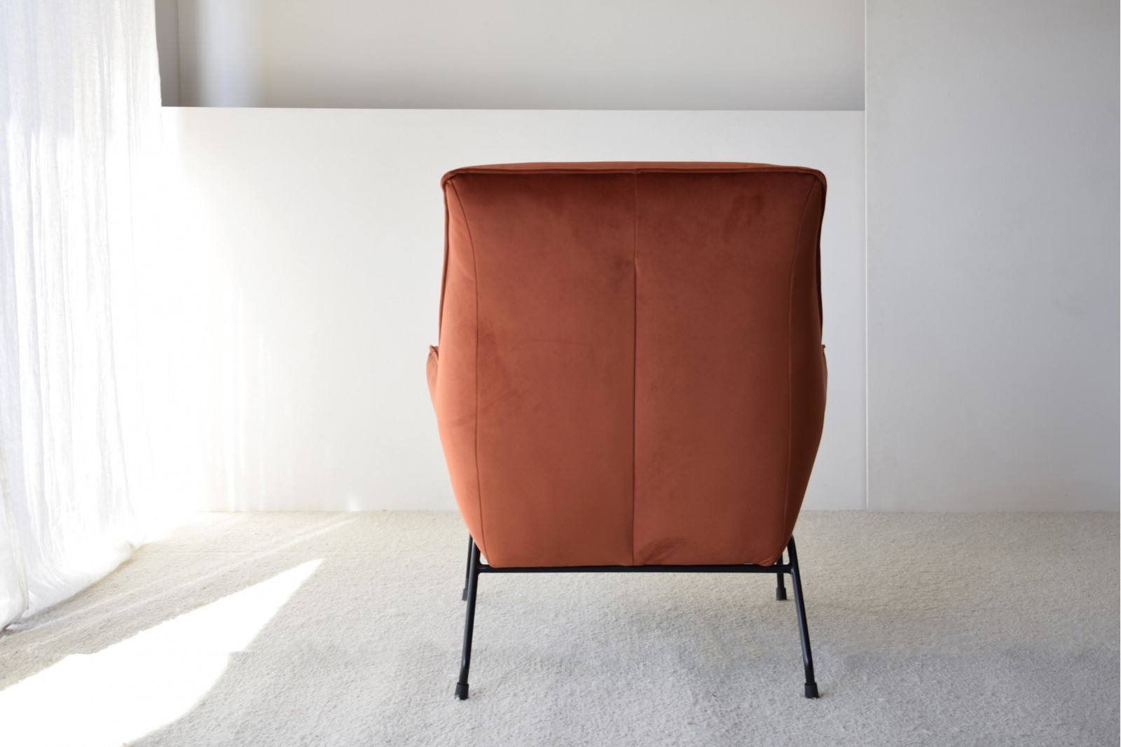 FAUTEUIL À HAUT DOSSIER EN VELOURS ROUGE 