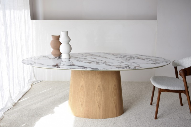 OVAL DINING TABLE. CERAMIC TOP AND ASH VENEER