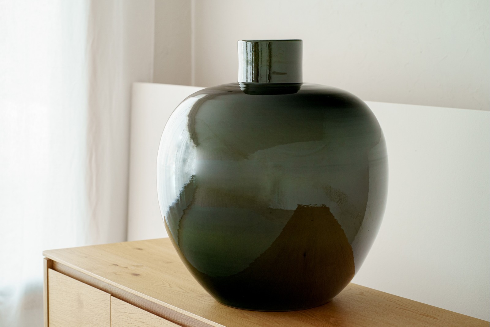 ARUME COLLECTION: CERAMIC VASES