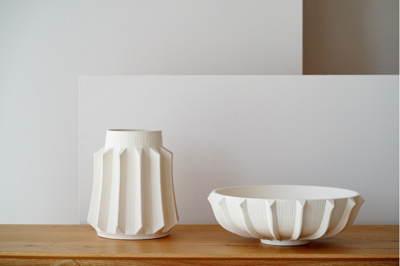 GREECE COLLECTION: CERAMIC VASE AND CENTREPIECE