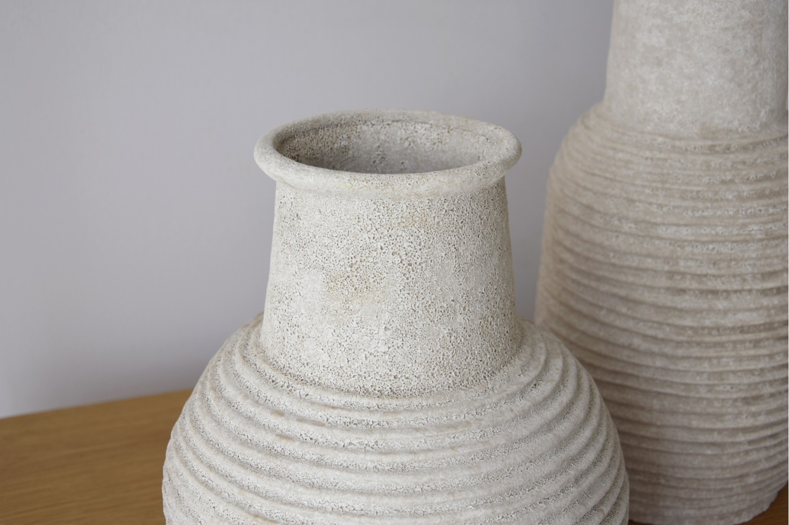 COLLECTION MITU: VASES EN CÉRAMIQUE