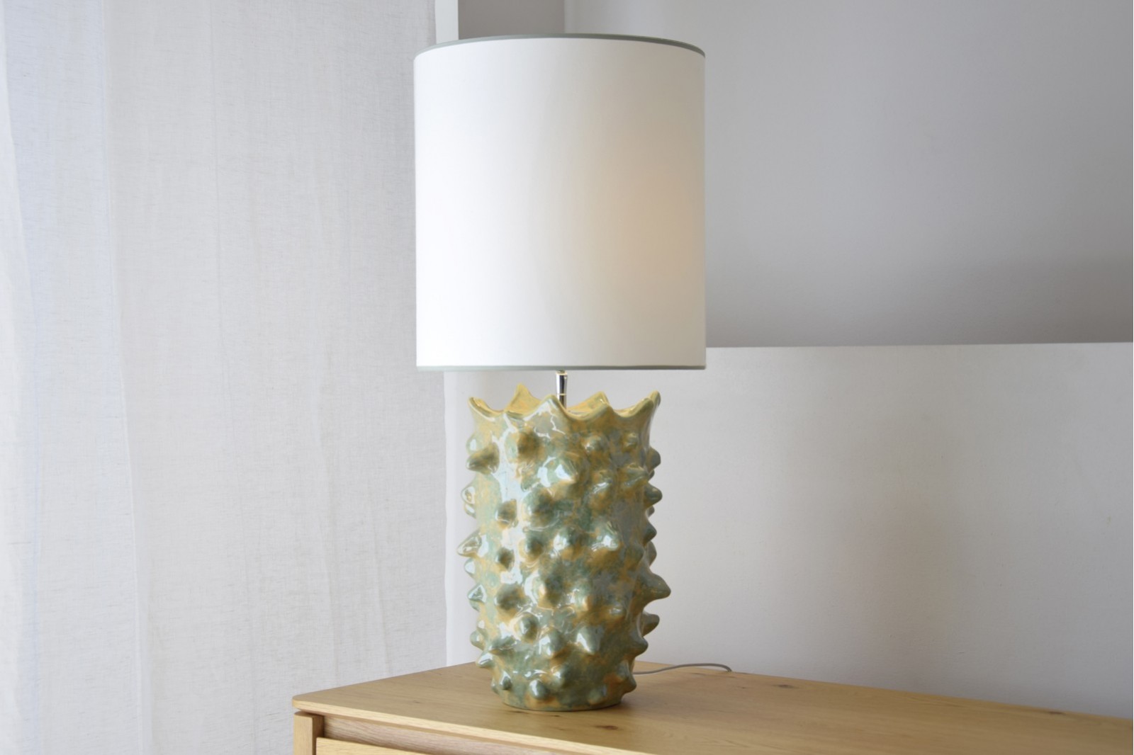 CERAMIC TABLE LAMP. SOLAR. GREEN GLOSS. HIGH