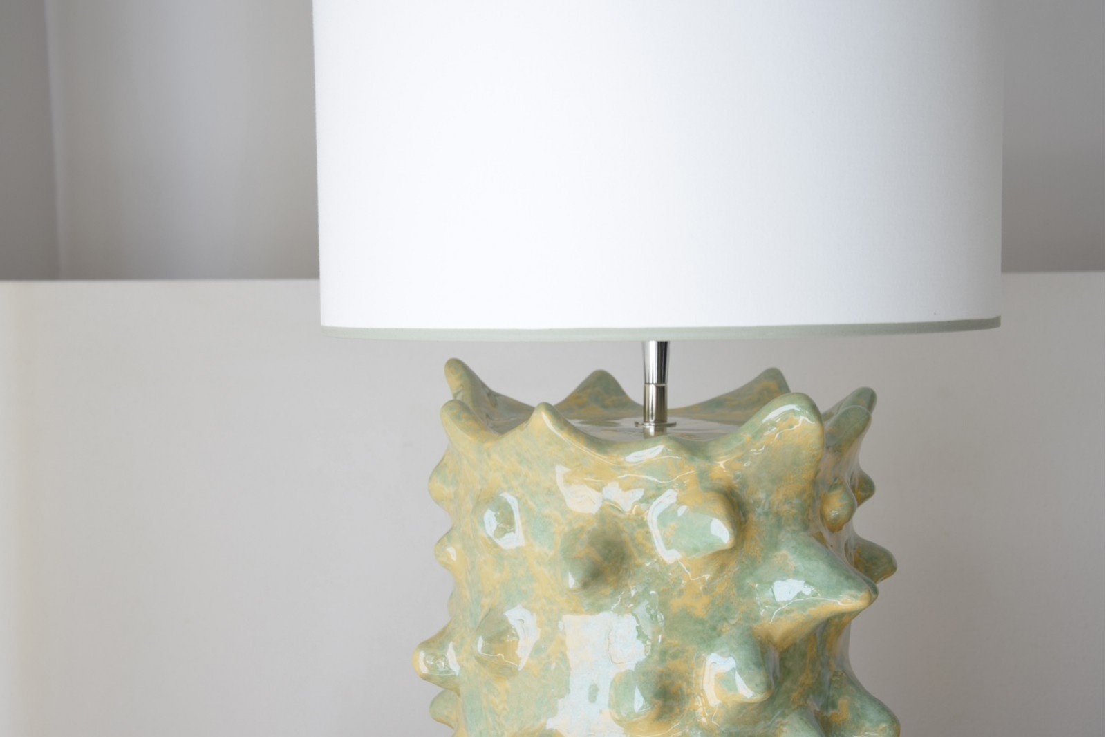 CERAMIC TABLE LAMP. SOLAR. GREEN GLOSS. HIGH