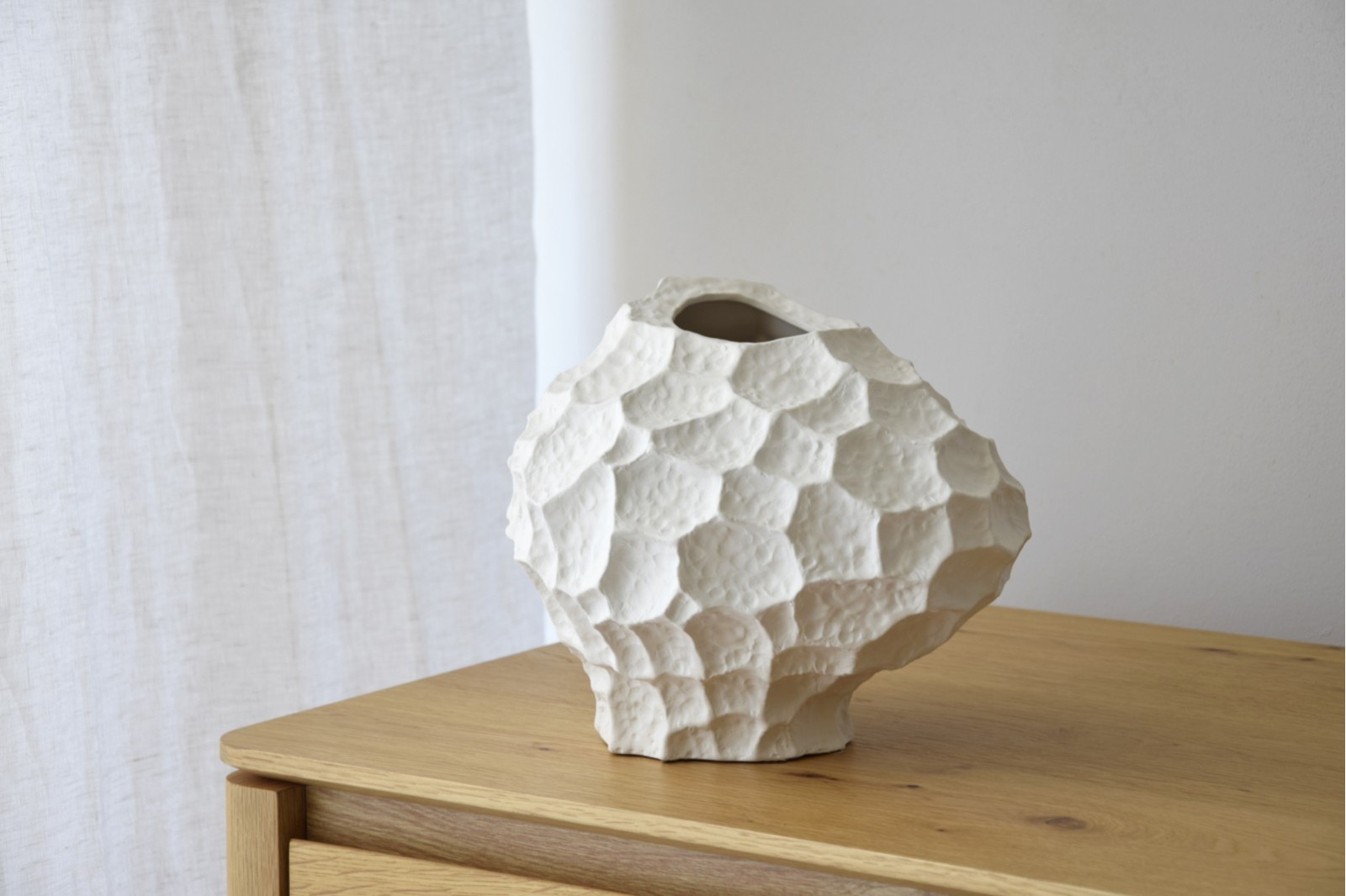JARRÓN CERÁMICA LUNAR. BLANCO. BAJO