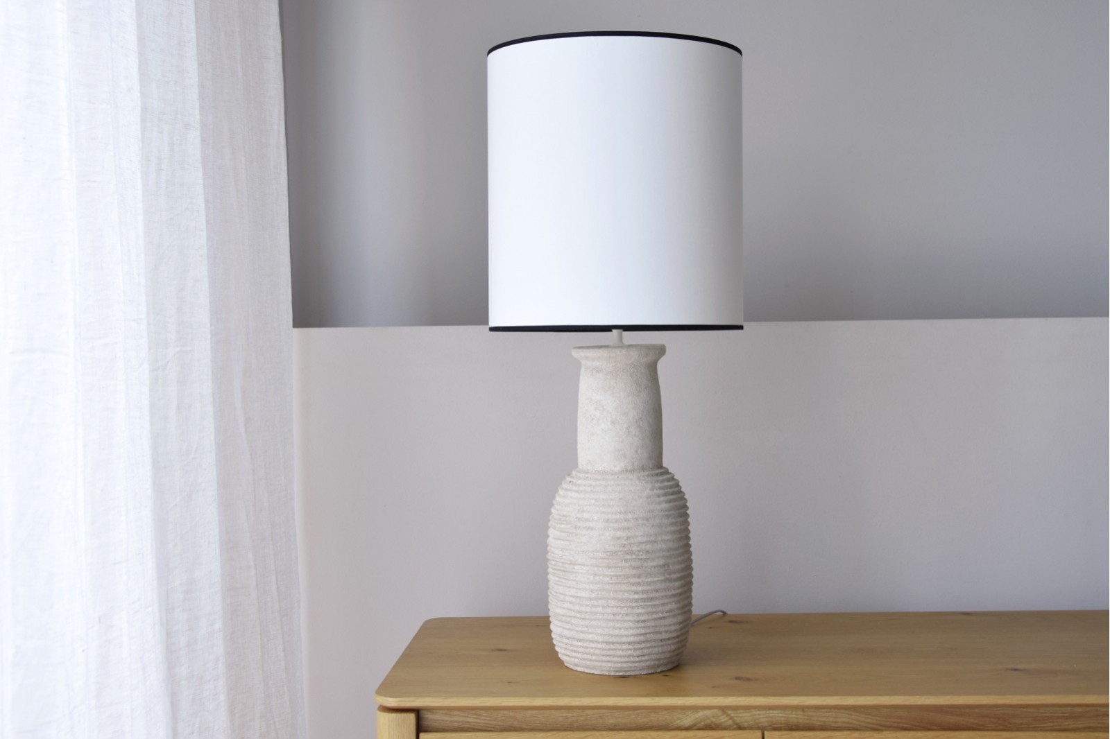 CERAMIC TABLE LAMP MITU. SAND COLOUR. BIG