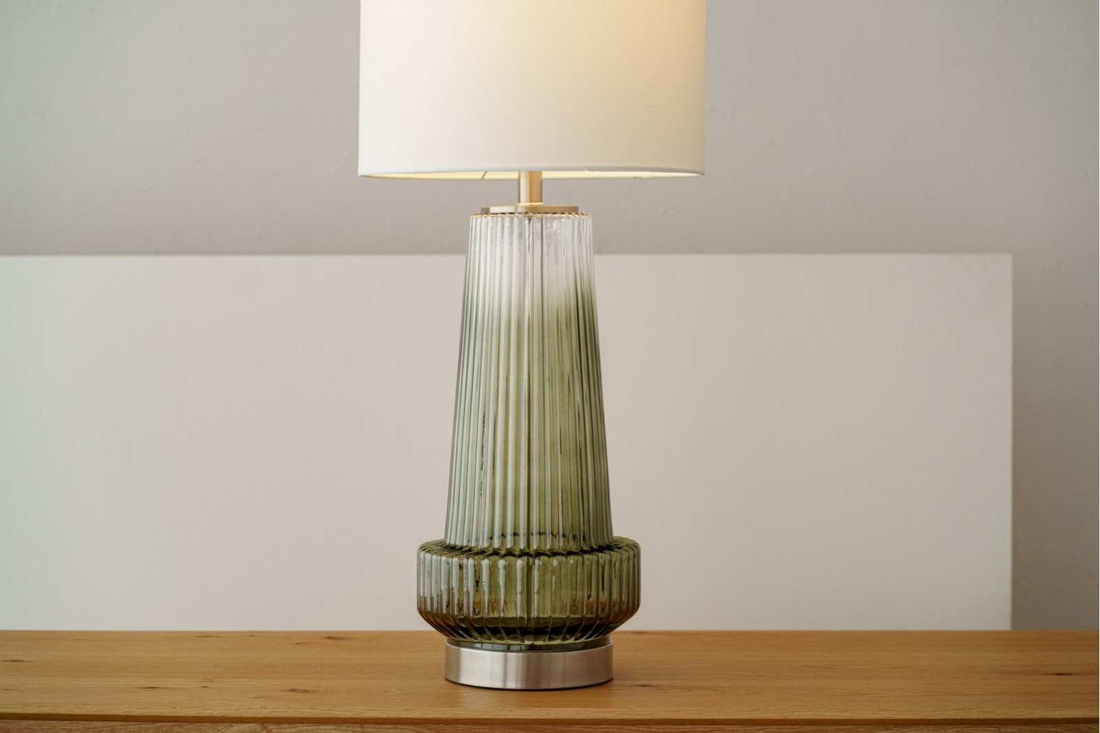 OLI TABLE LAMP. GREEN GLASS WITH LAMPSHADE