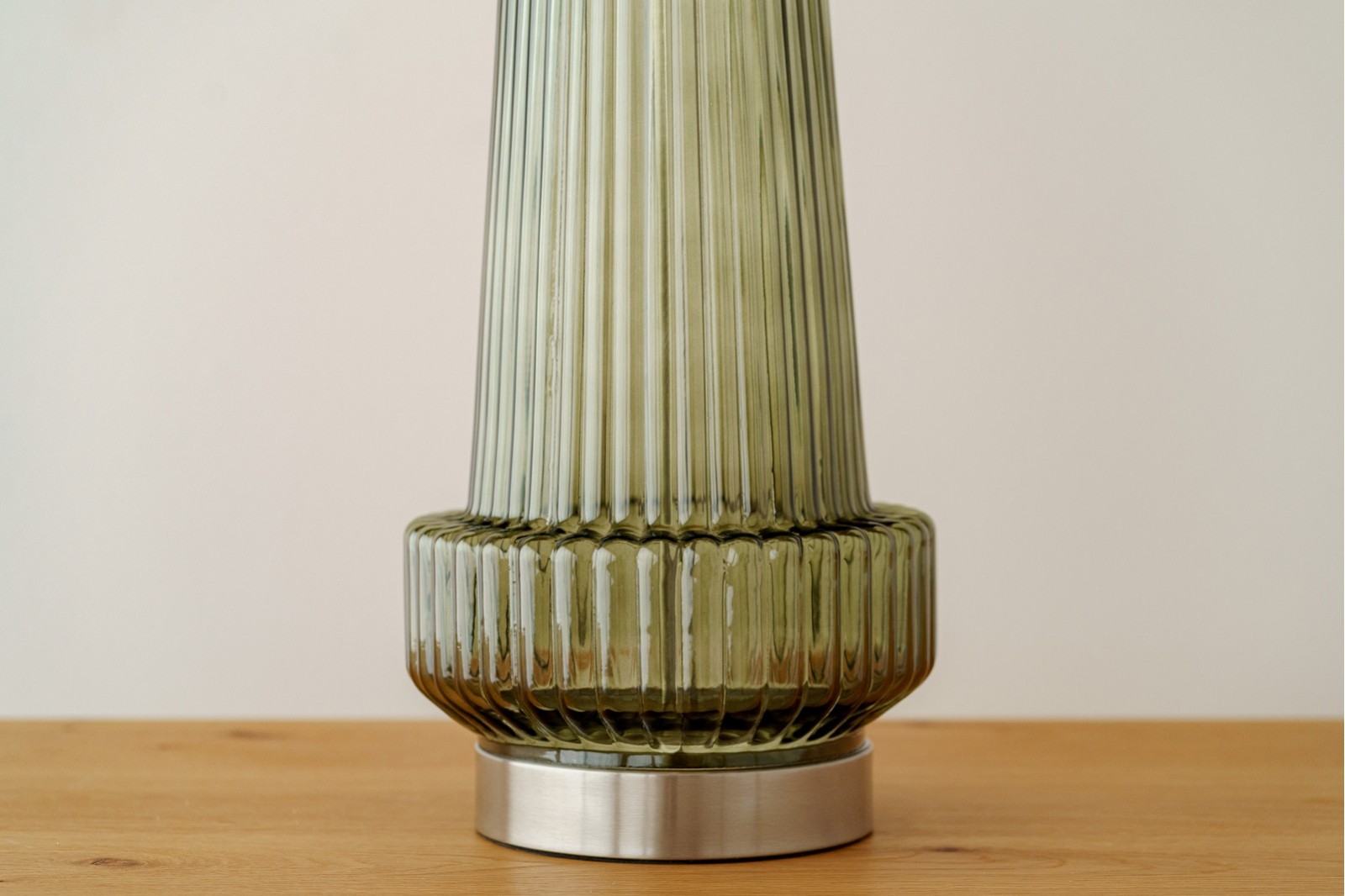 OLI TABLE LAMP. GREEN GLASS WITH LAMPSHADE