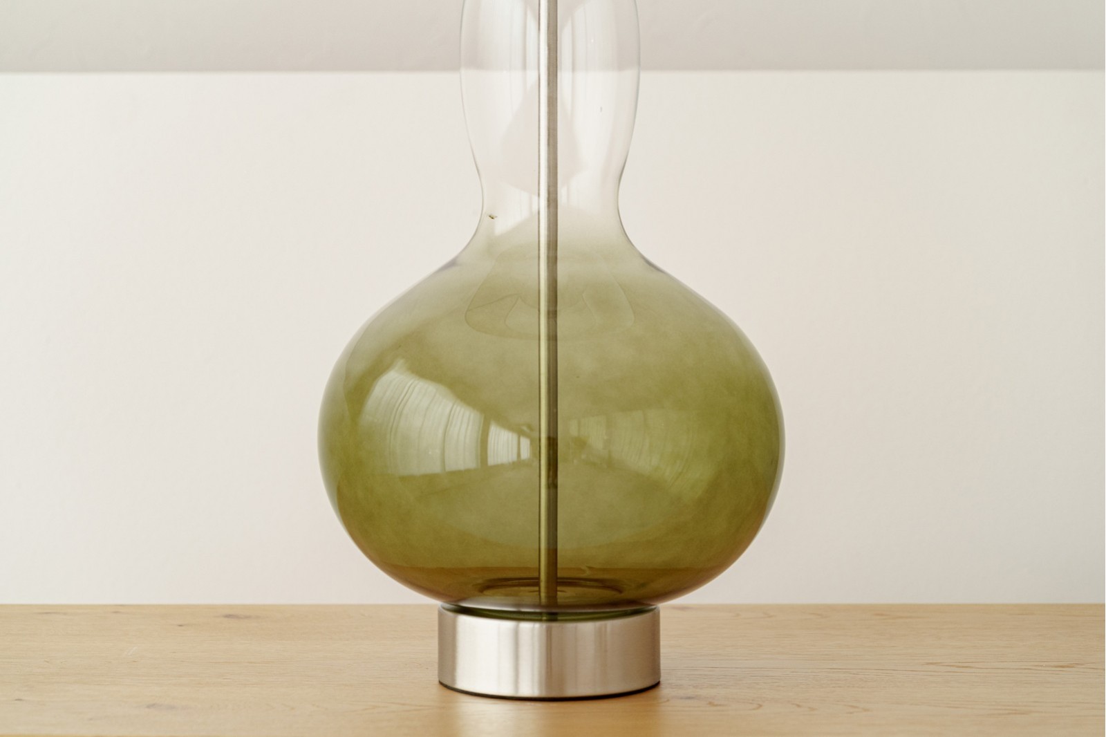 MAE TABLE LAMP. GREEN GLASS WITH LAMPSHADE