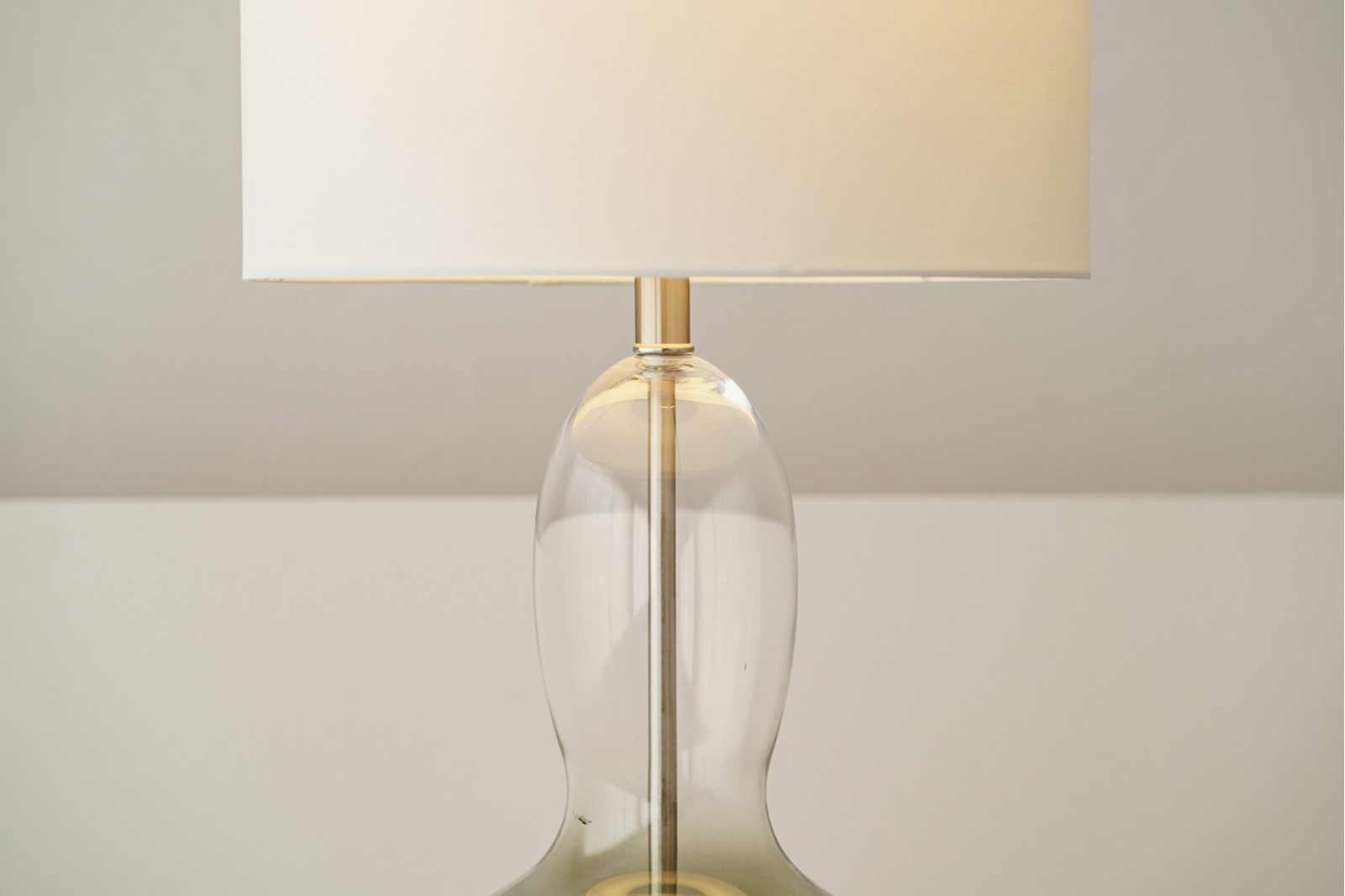 MAE TABLE LAMP. GREEN GLASS WITH LAMPSHADE