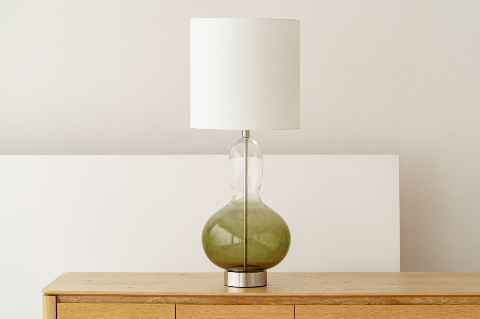 MAE TABLE LAMP. GREEN GLASS WITH LAMPSHADE