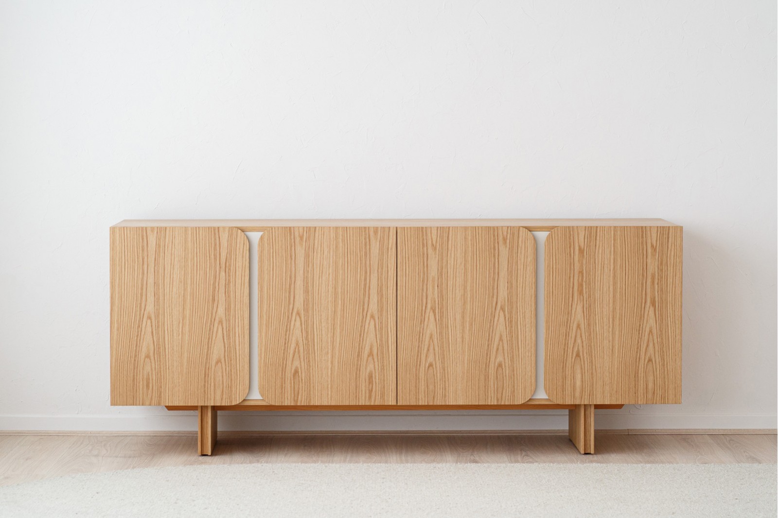 CURVE SIDEBOARD. NATURAL OAK AND SAND GRAY