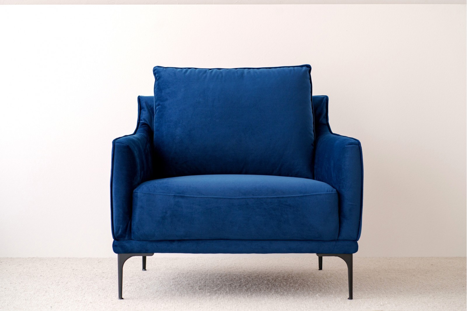 ARMCHAIR. BLUE VELVET UPHOLSTERY