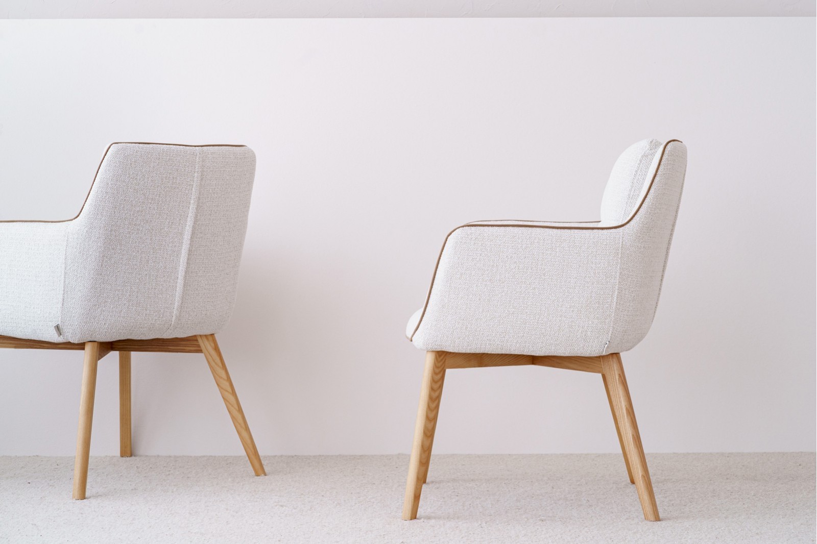 SET OF 2 DINING CHAIRS OLIVER COLLECTION. IVORY