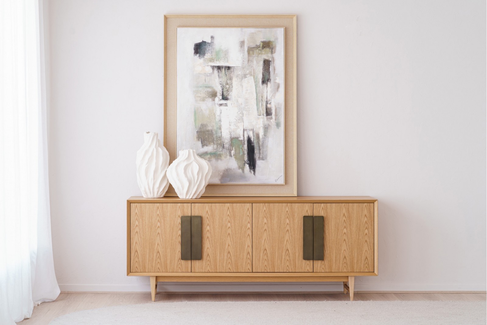 SIDEBOARD OIA. OAK AND ANCIENT BRASS METAL