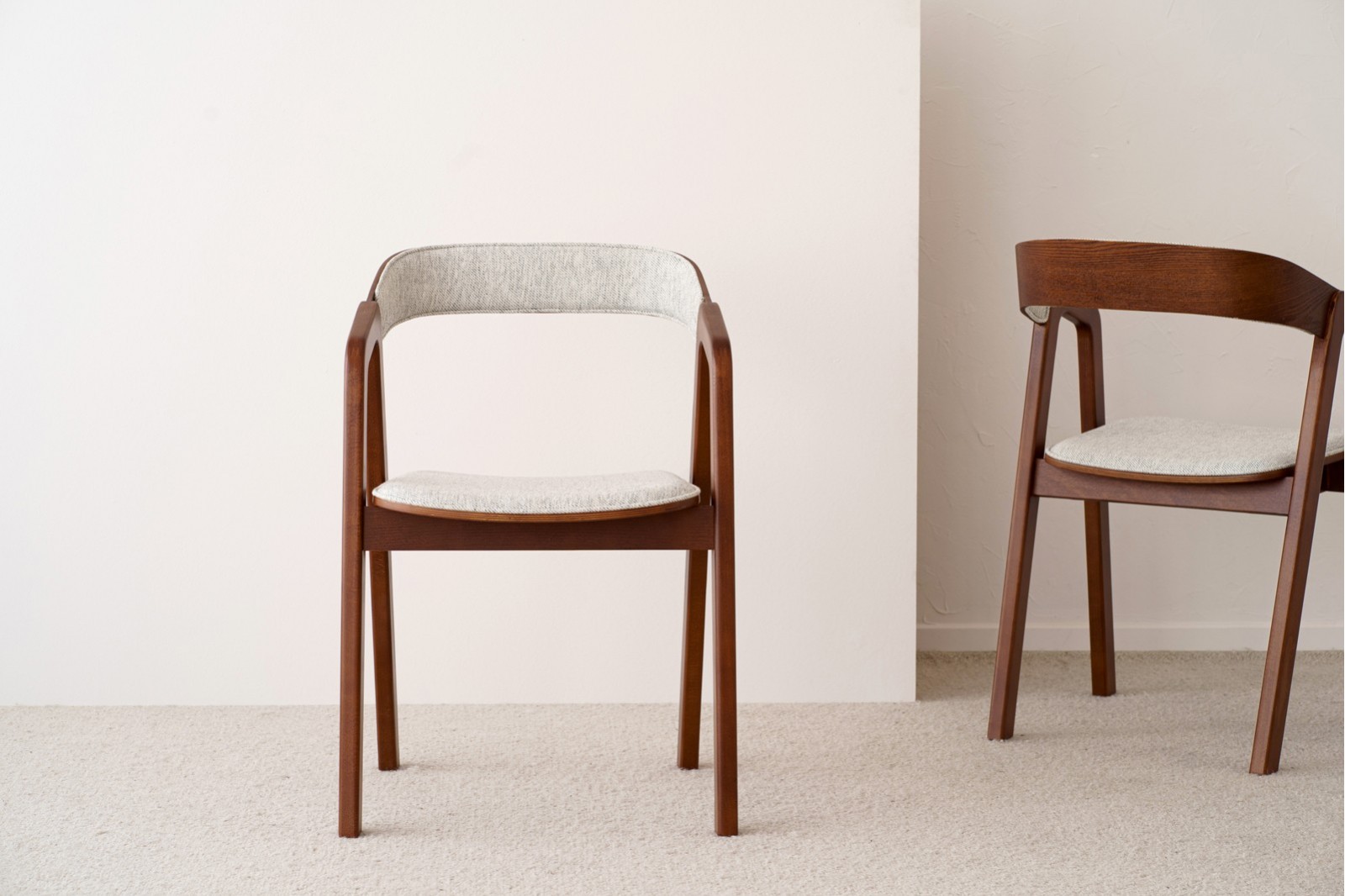 SET 2 CHAIRS AIRA. WOOD. BROWN AND GREY