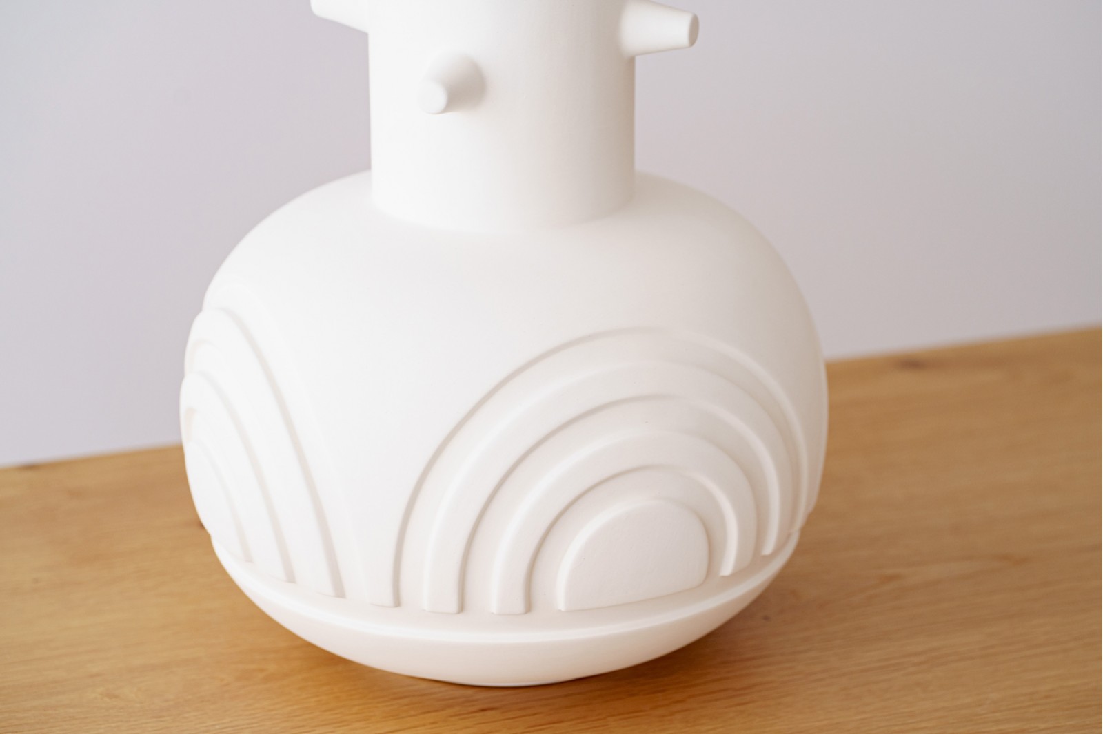 NIM COLLECTION: WHITE MATT CERAMIC VASES