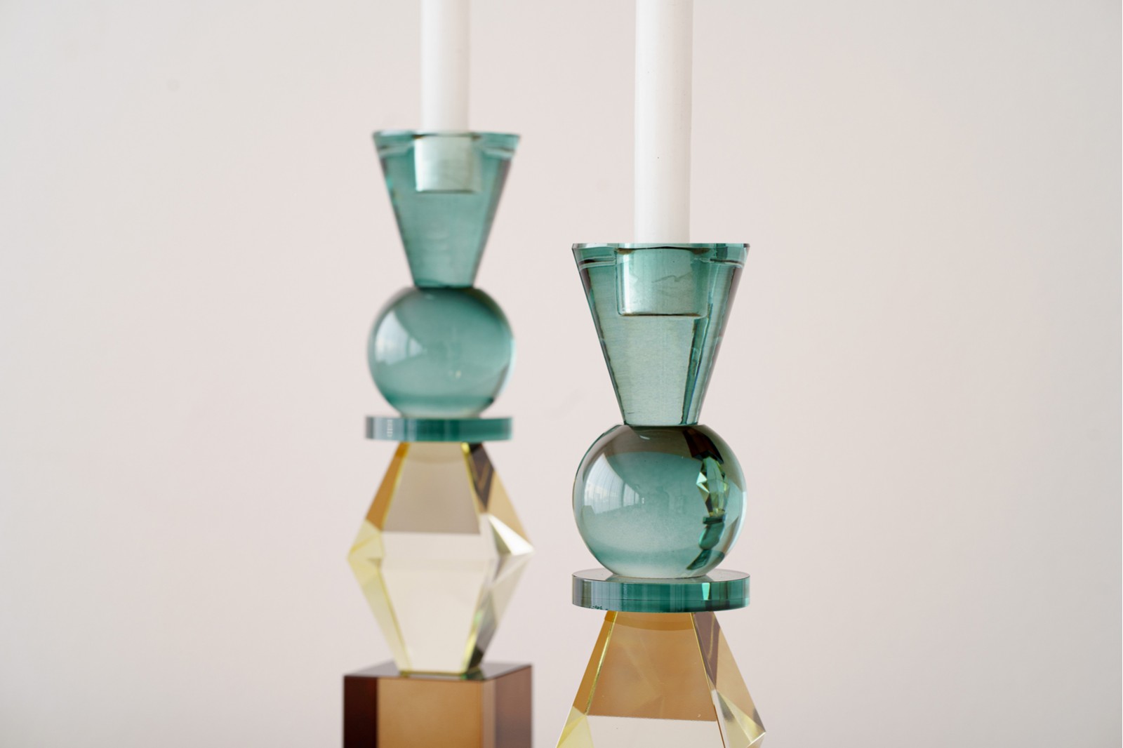 SHAPES COLLECTION: COLOURED GLASSS CANDELHOLDER B