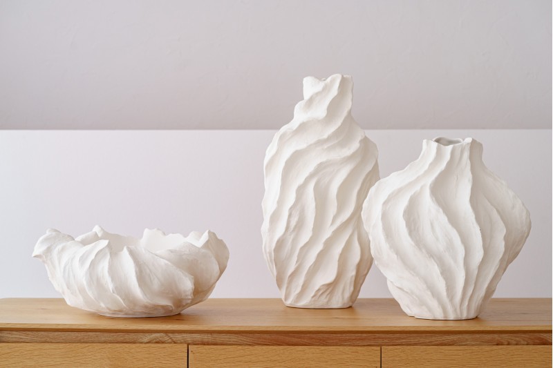 NOVA COLLECTION: CERAMIC VASES AND CENTREPIECE