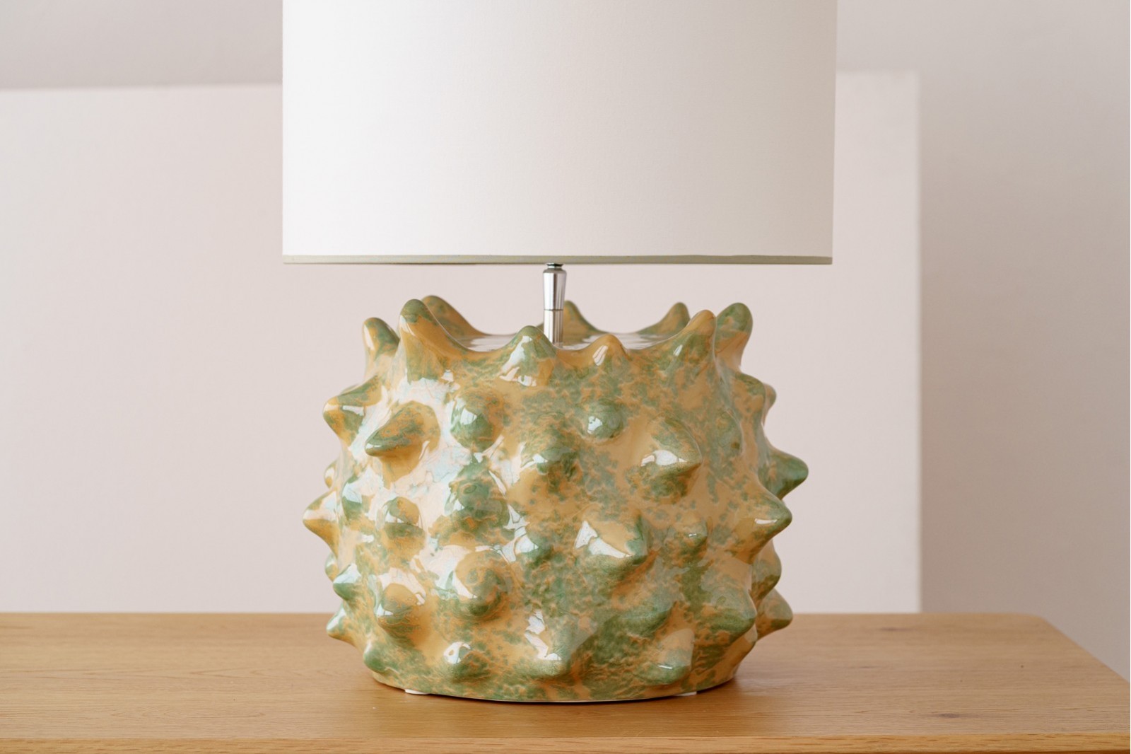 CERAMIC TABLE LAMP. SOLAR. GREEN GLOSS. LOW