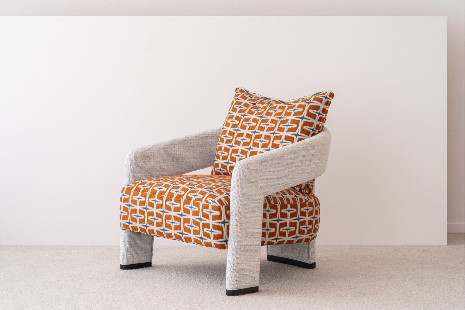 ARMCHAIR. BEIGE AND ORANGE UPHOLSTERED  DOUBLE 