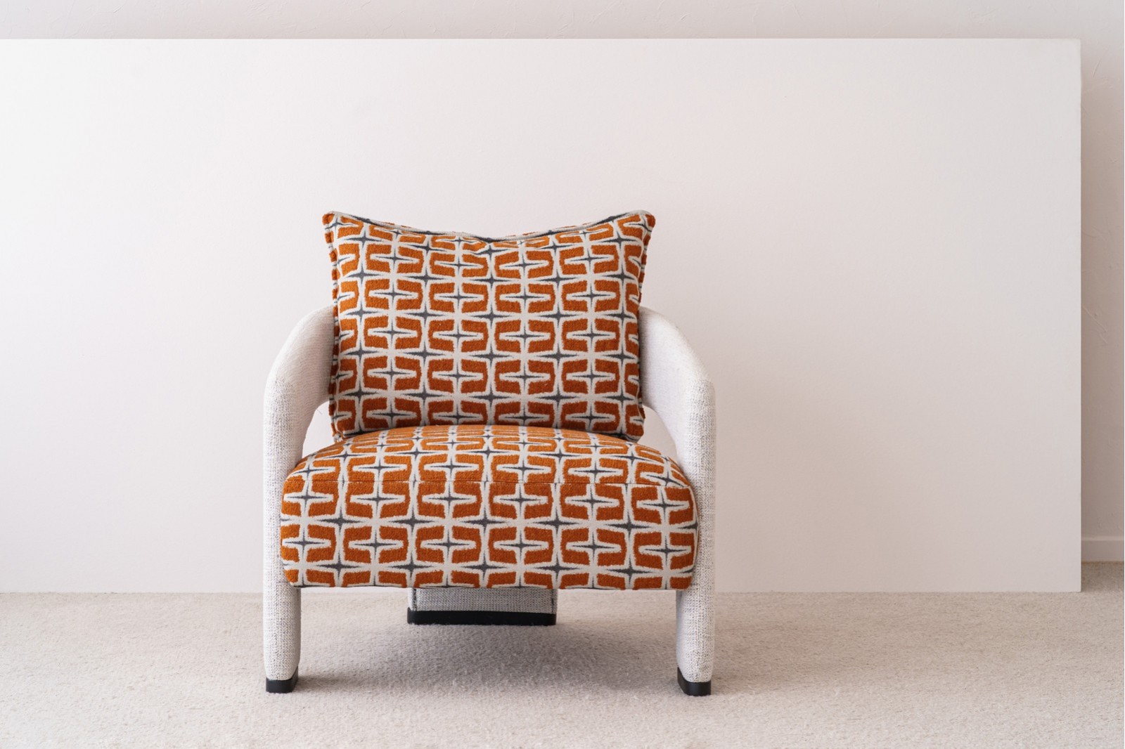 ARMCHAIR. BEIGE AND ORANGE UPHOLSTERED  DOUBLE 