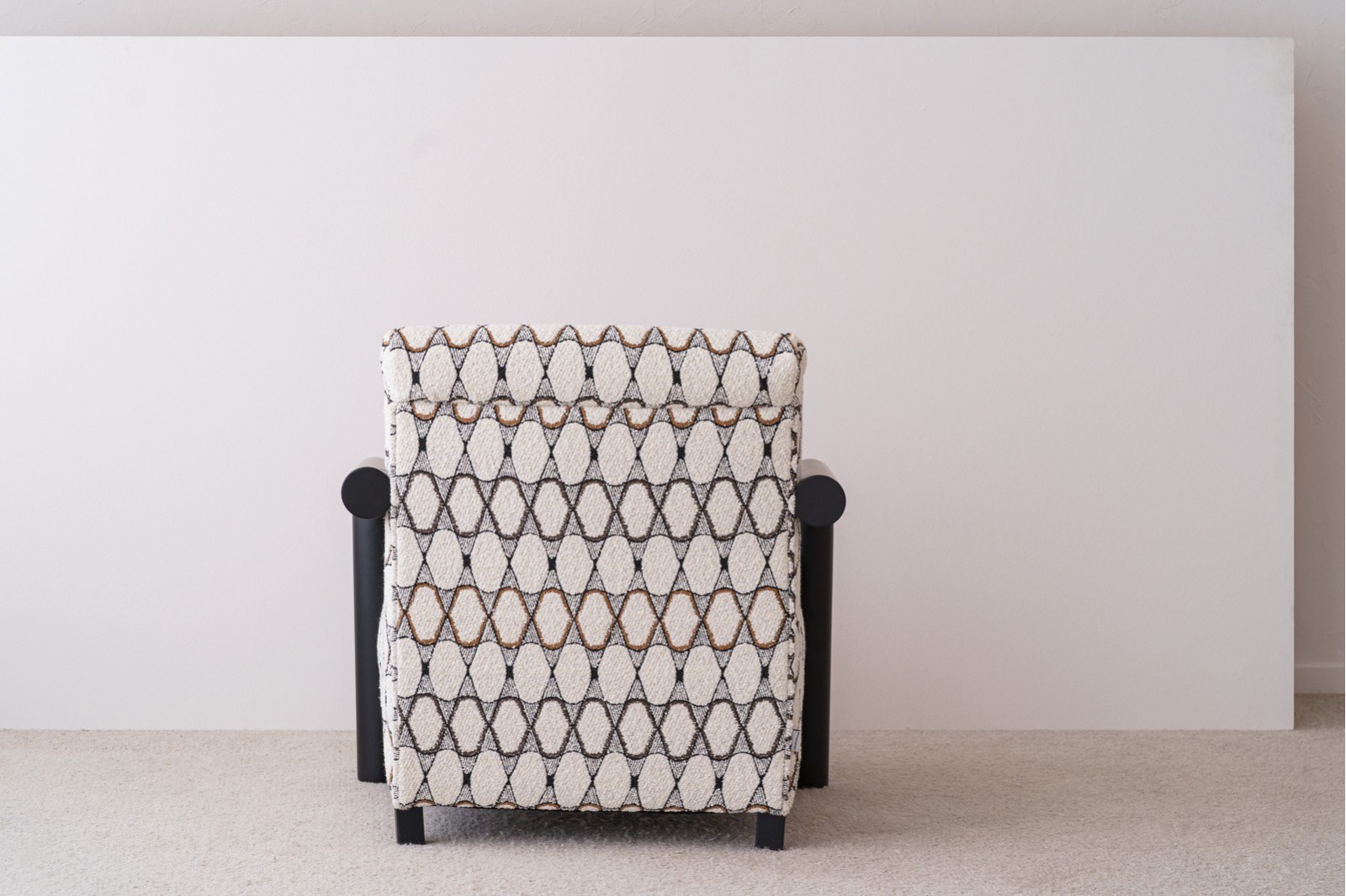 ARMCHAIR. GEOMETRIC BEIGE UPHOLSTERED.