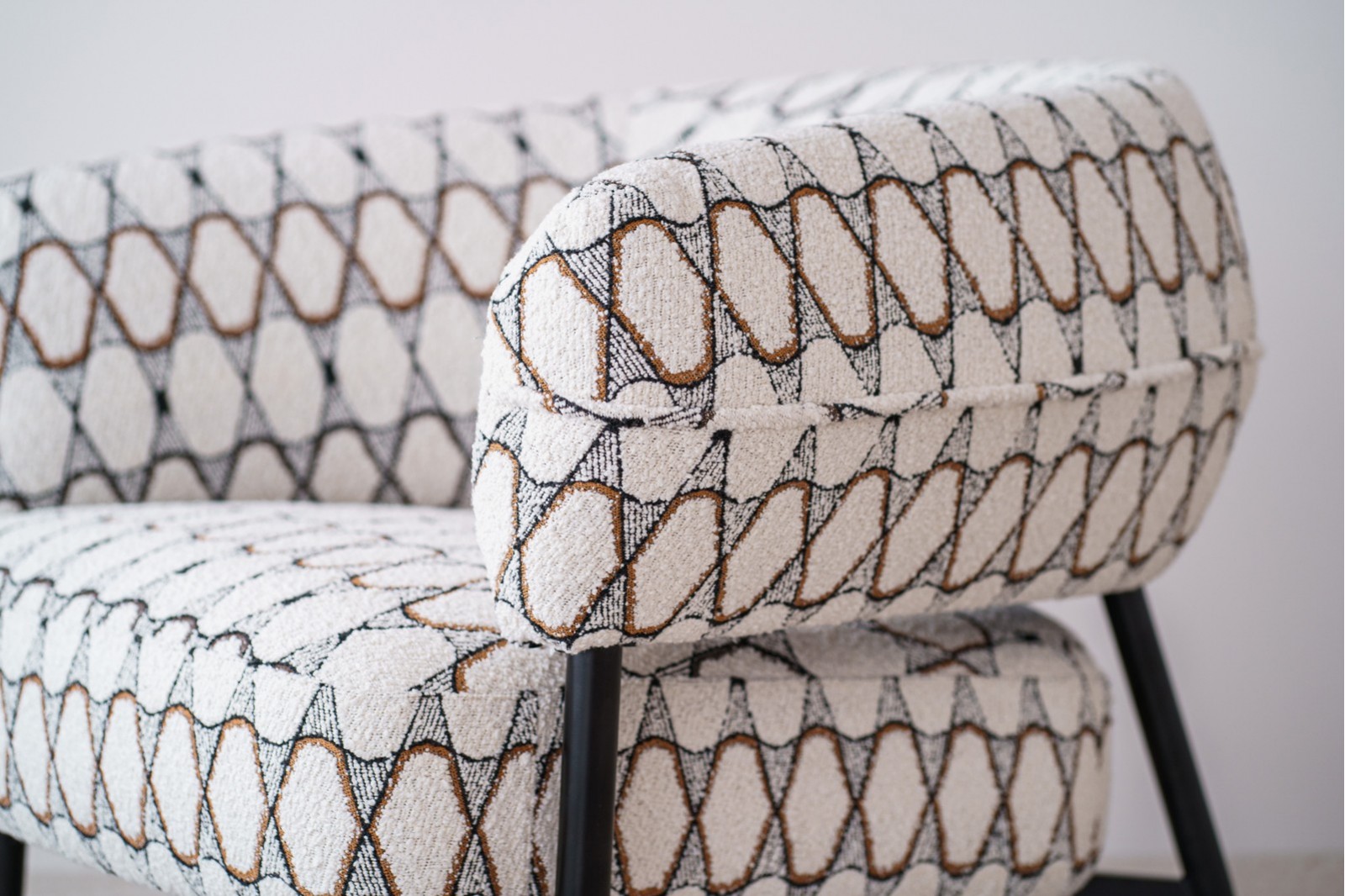 ARMCHAIR. ROUND. GEOMETRIC BEIGE UPHOLSTERED